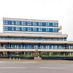 Centre 2 Bed Pool Table Parking 利兹