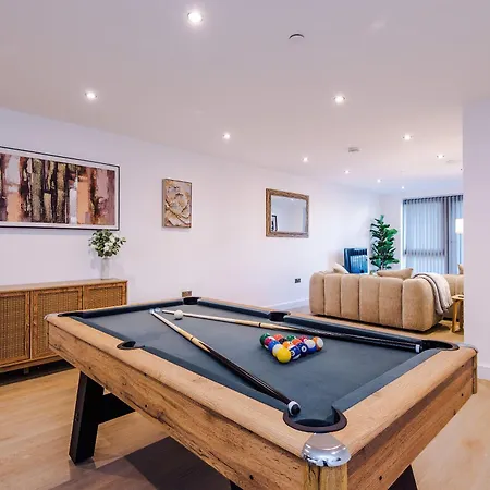 Leeds Lux Apartment - 2 Bed & Pool Table, Secure Parking * Лидс