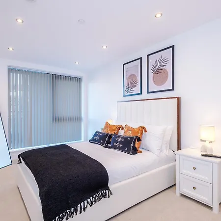 Apartment Lux - 2 Bed & Pool Table, Secure Parking Leeds (West Yorkshire)