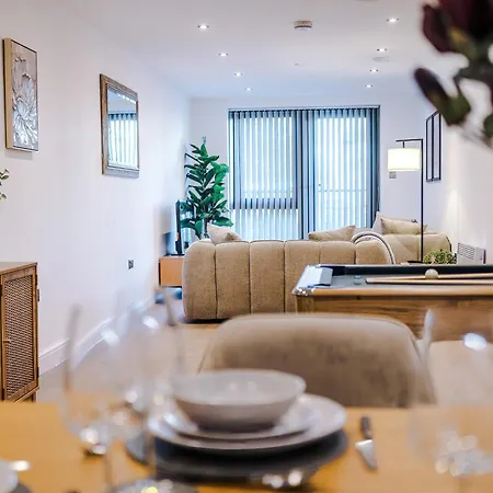 Lägenhet Lux - 2 Bed & Pool Table, Secure Parking Leeds (West Yorkshire)