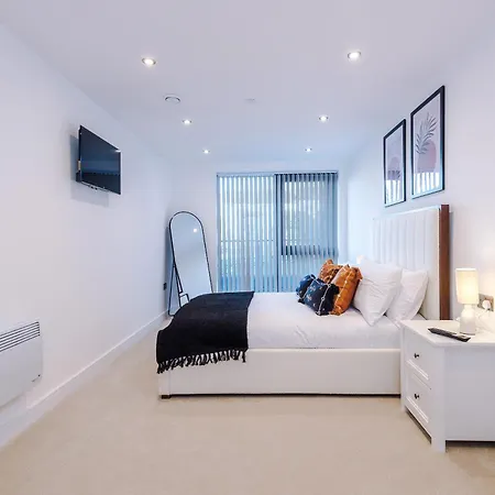 Apartment Lux - 2 Bed & Pool Table, Secure Parking Leeds (West Yorkshire)