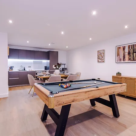Apartman Leeds Lux Apartment - 2 Bed & Pool Table, Secure Parking *