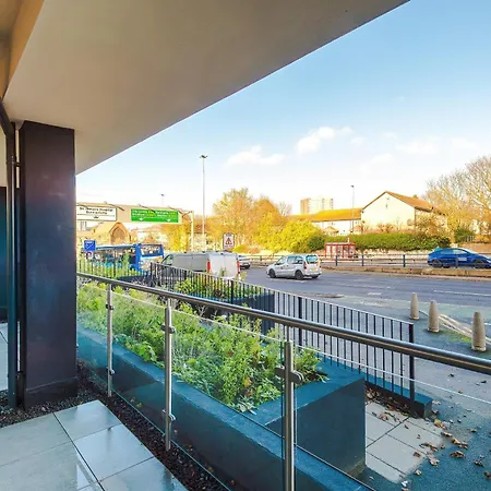 Апартаменты Leeds Lux Apartment - 2 Bed & Pool Table, Secure Parking *