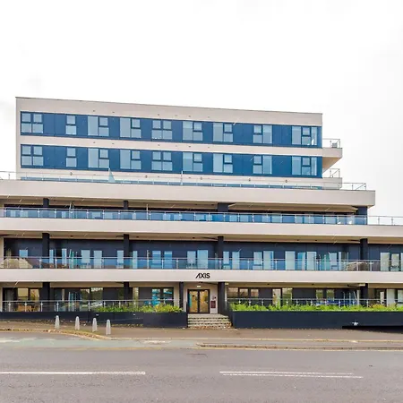 Centre 2 Bed Pool Table Parking Leeds (West Yorkshire)