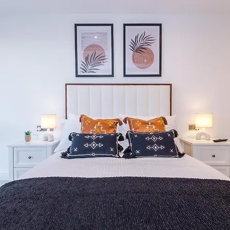 Leeds Lux Apartment - 2 Bed & Pool Table, Secure Parking Лидс