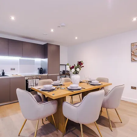 Apartman Leeds Lux Apartment - 2 Bed & Pool Table, Secure Parking