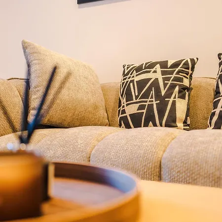 Lägenhet Lux - 2 Bed & Pool Table, Secure Parking Leeds (West Yorkshire)