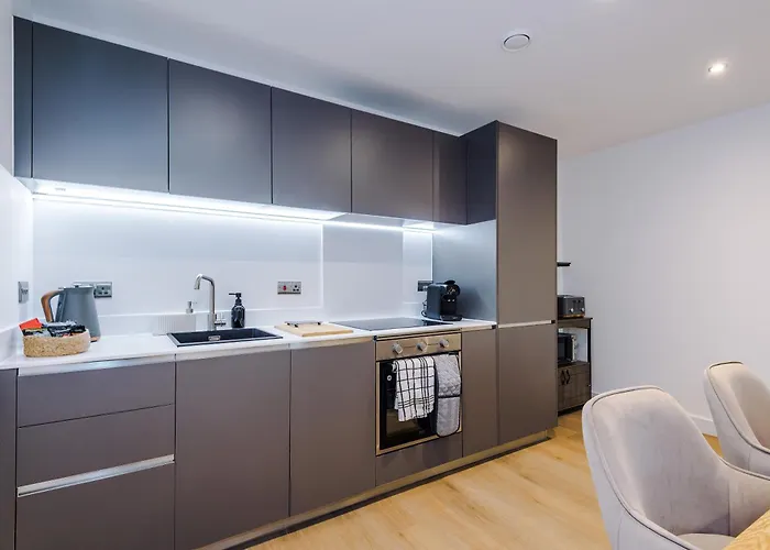 Апартаменты Centre 2 Bed Pool Table Parking