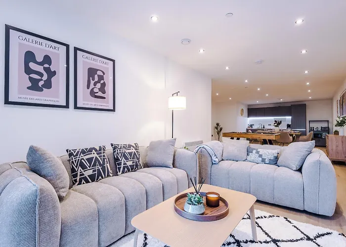 Centre 2 Bed Pool Table Parking 아파트