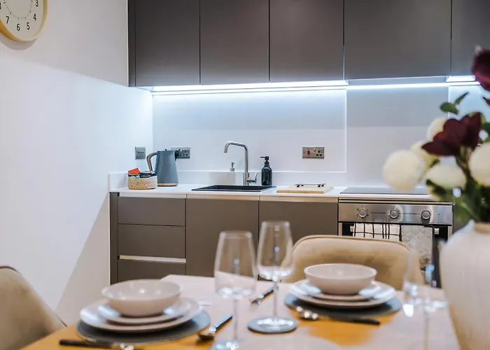 Centre 2 Bed Pool Table Parking 아파트