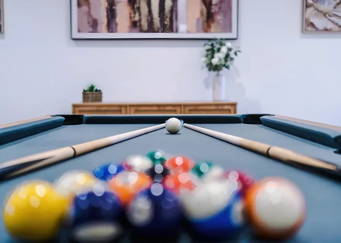 Centre 2 Bed Pool Table Parking *